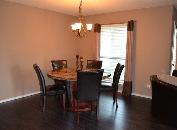 4th image of 3317 Deerfield Dr