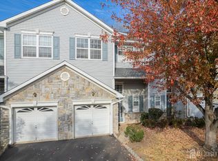 10 Rozalyn Ln, Laurence Harbor, NJ 08879
