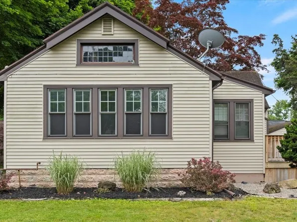 153 Seneca Rd, Rochester, NY 14622