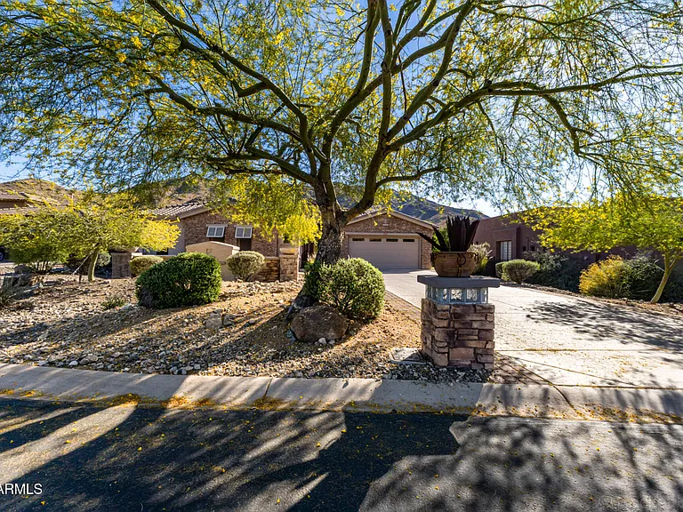 10312 S 16th Dr — Photo 60