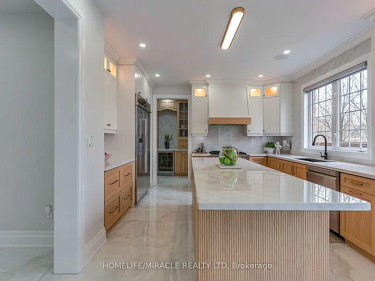 2299 Glazebrook Cir — Photo 32