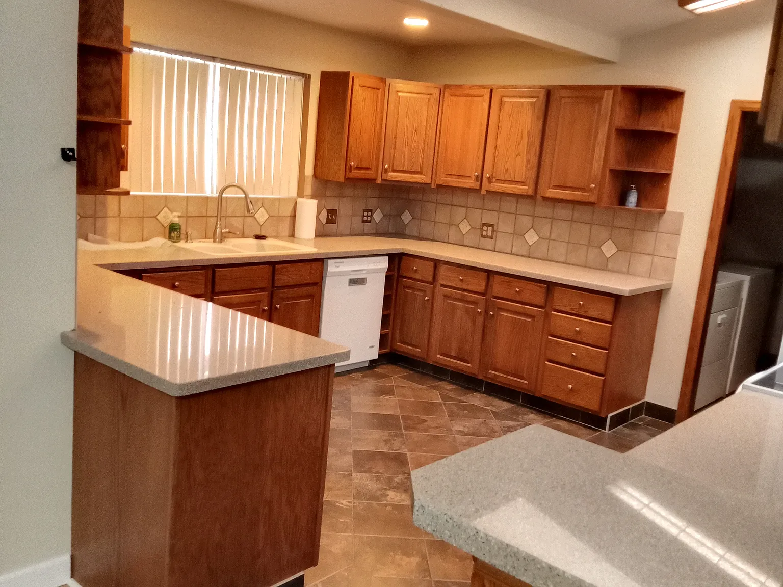 4 bed, 1723 sqft, $3,000 — Photo 4
