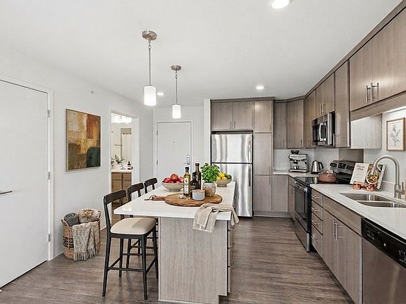 5th image of 2550 Rice St #222