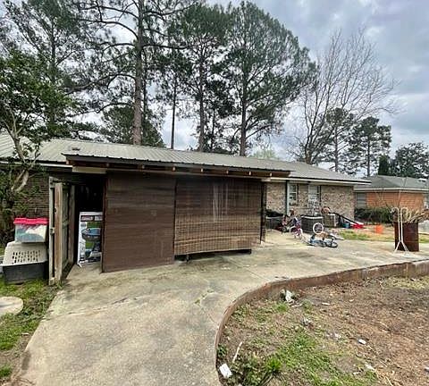 3rd image of 106 Imperial Dr