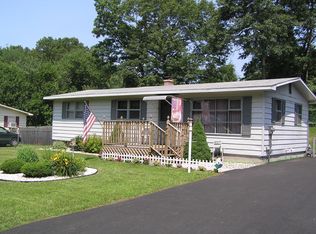 122 Malibu Dr, Springfield, MA 01128