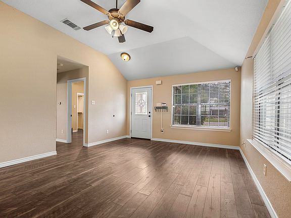 5th image of 1251 W Hyman St