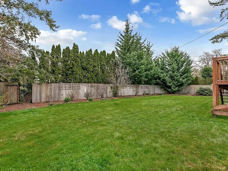 8205 SW Laurel St — Photo 5