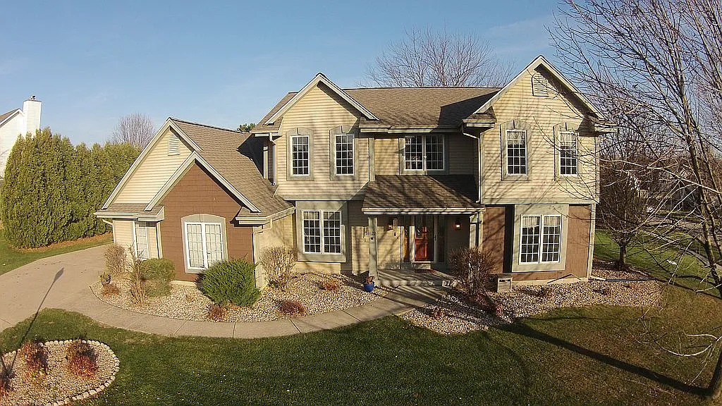 622 Heron Dr photo 1