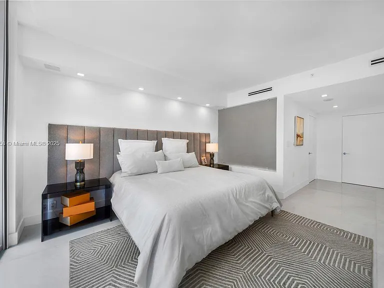 200 Biscayne Boulevard Way #1406 — Photo 13