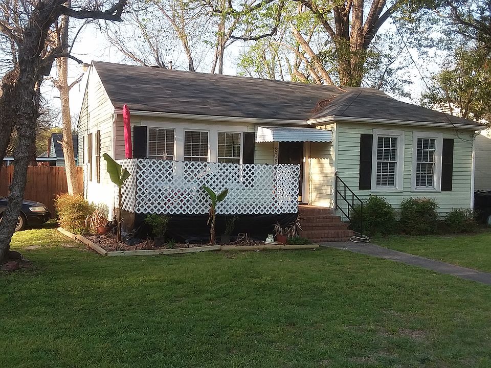 1st image of 202 E McCormick St