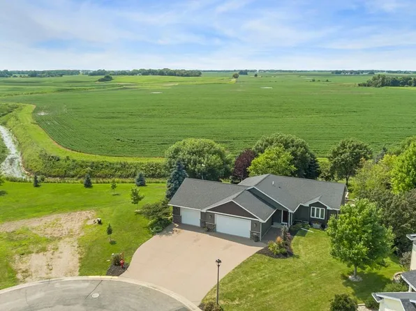 725 Meyer Cir, Green Isle, MN 55338