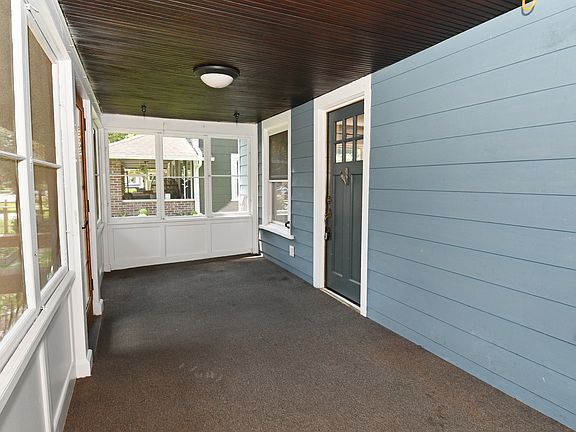 3rd image of 4806 Winthrop Ave