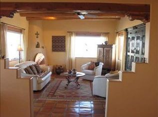 35 Vista Del Ocaso Rd, Ranchos De Taos, NM 87557