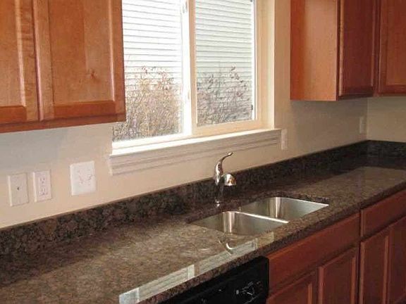 4th image of 714 Blue Bird Ln