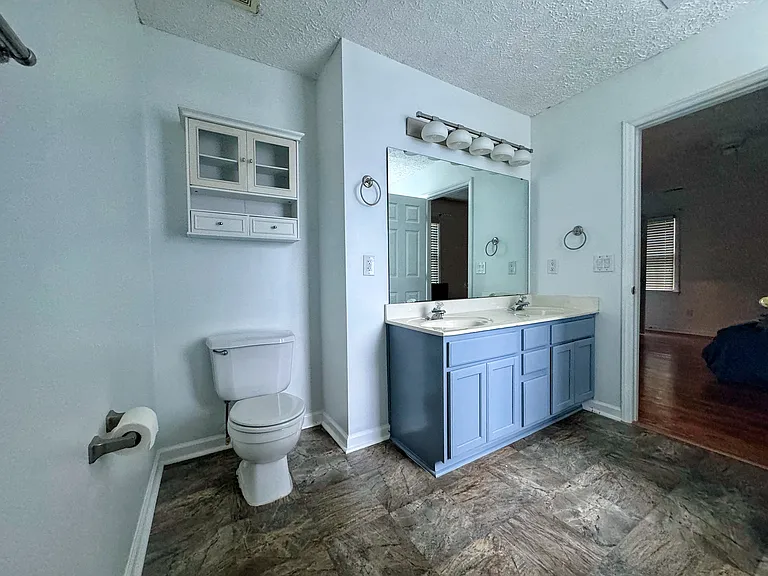 5103 Bridgewood Dr — Photo 10