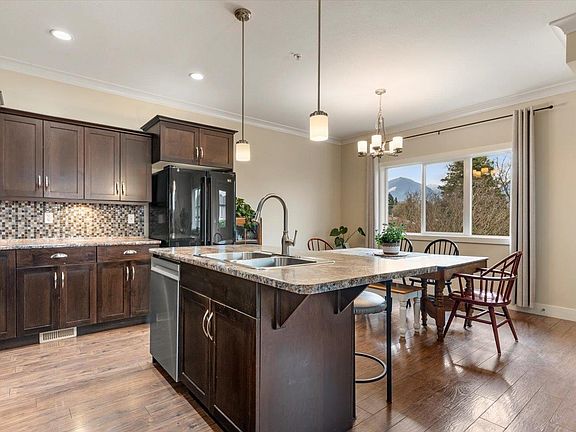 4th image of 45466 Wells Rd #1