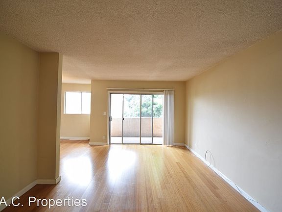 2nd image of 5036 Coldwater Canyon Ave #9445527