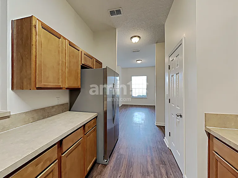 10008 Lancashire Dr — Photo 4