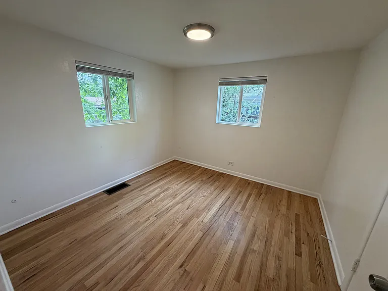 5385 S Crocker St — Photo 8