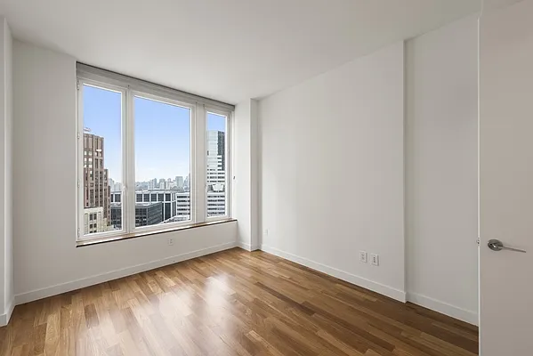 Rented by Nest Seekers International | media 81