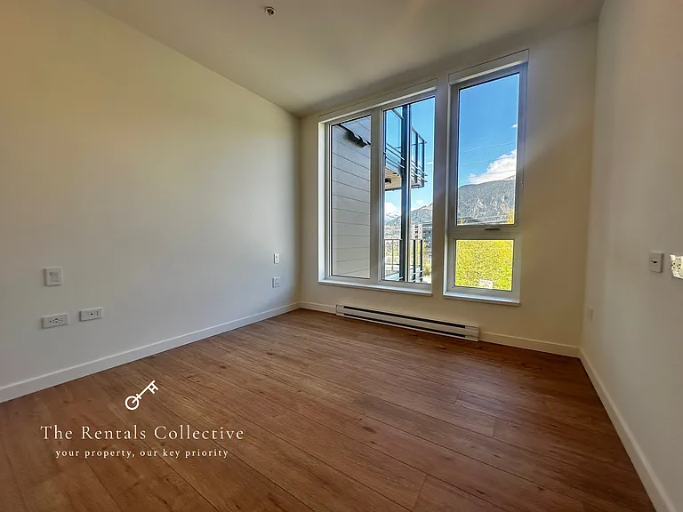 1500 Scott Cres — Photo 11
