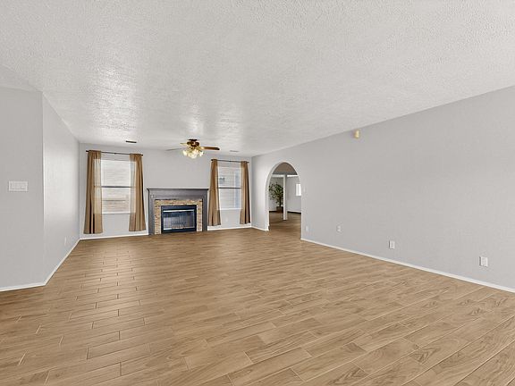 4th image of 331 Nicklaus Dr SE