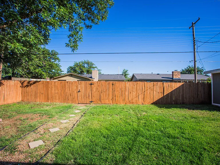 5405 32nd St — Photo 32