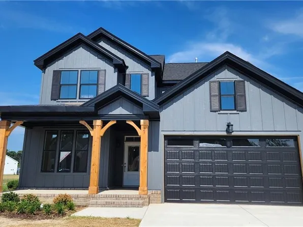 23 River Edge Dr, Suffolk, VA 23433