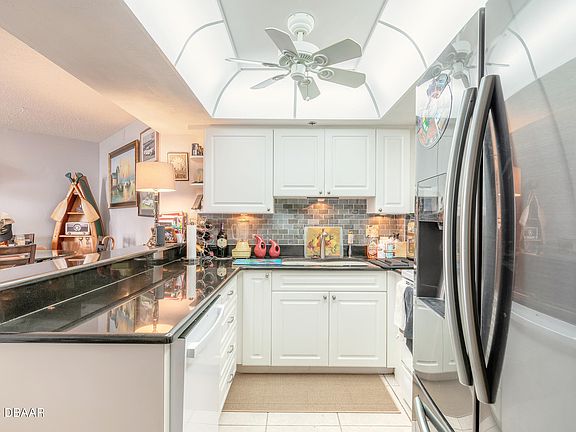 4th image of 3023 S Atlantic Ave #3030