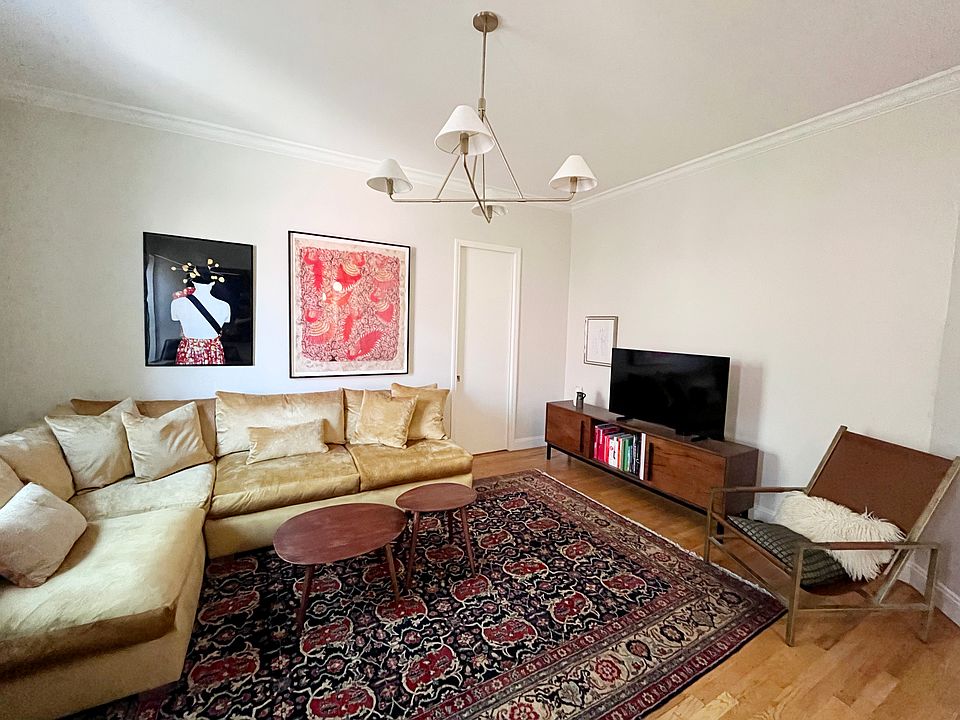 1st image of 360 W 21st St APT 3M