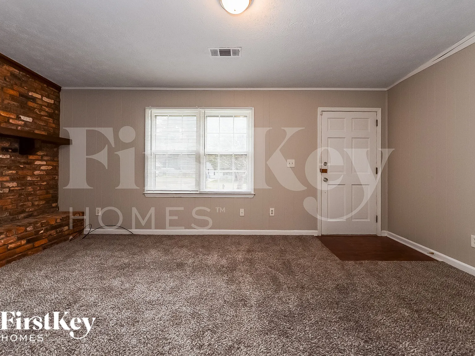 3 bed, 2.0 bath, 1102 sqft, $1,665 — Photo 2