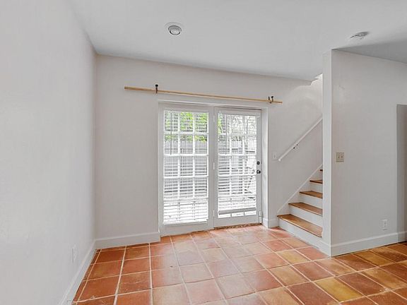 3rd image of 11 Peachtree Hills Ave NE #D2