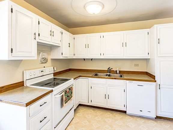 Kitchen has lots of storage.