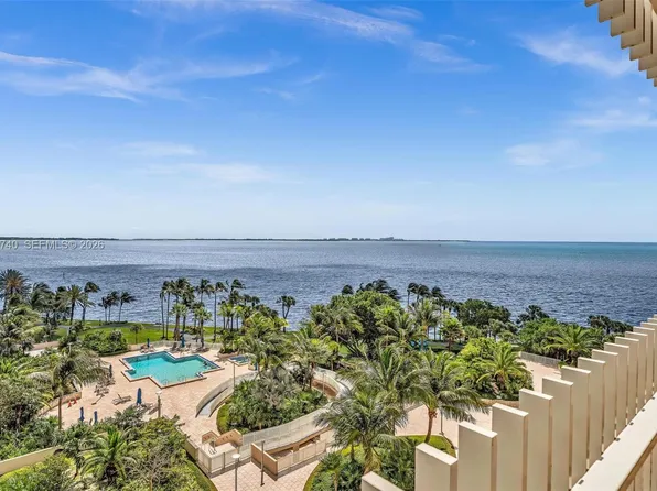 2 Grove Isle Dr #B805, Miami, FL 33133