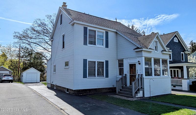 3rd image of 1468 Baker Avenue
