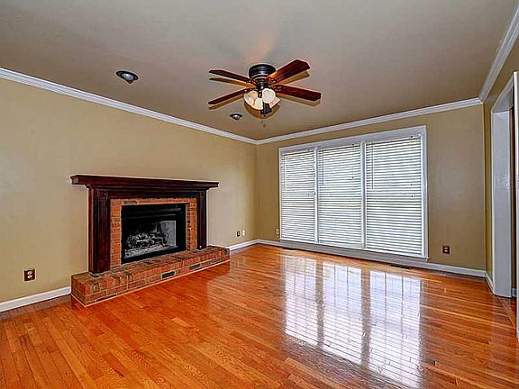 4th image of 3788 Churchill Dr SW