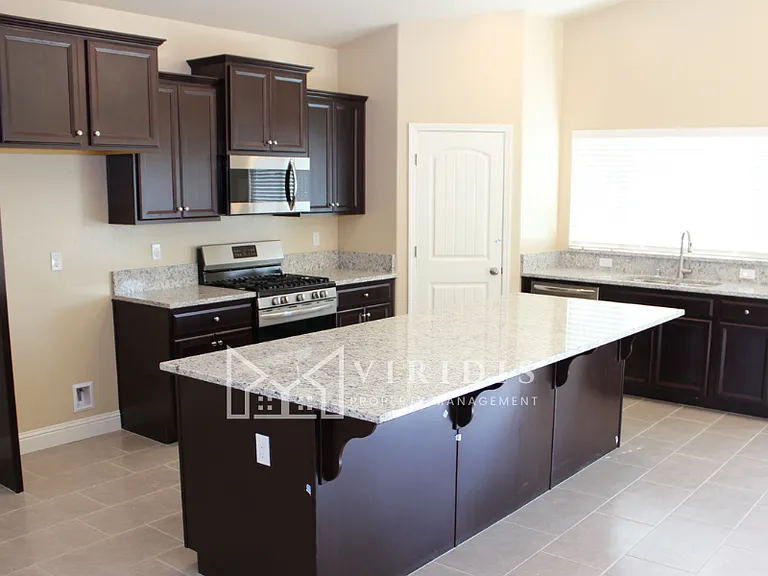 5901 Blue Spruce Ave — Photo 5