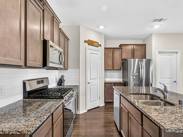614 Auburn Forest Dr — Photo 5