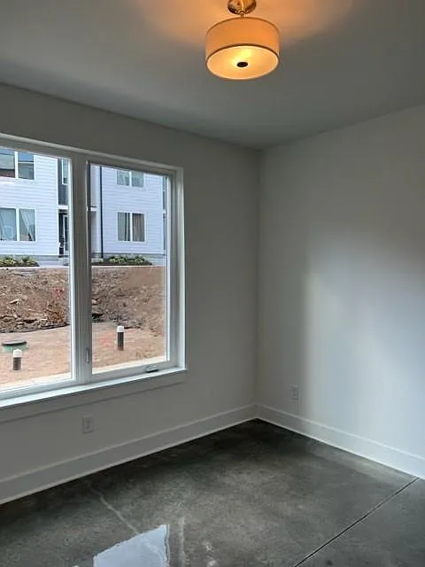 3 bed, 3.5 bath, 1955 sqft, $2,595 — Photo 4