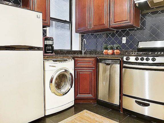 4th image of 225 W 109th St APT 53