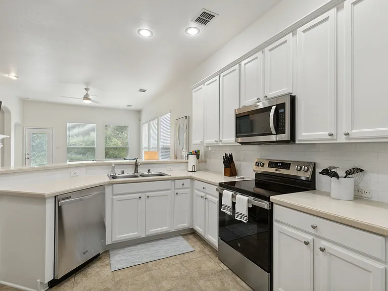 8824 Tyler Dr — Photo 10