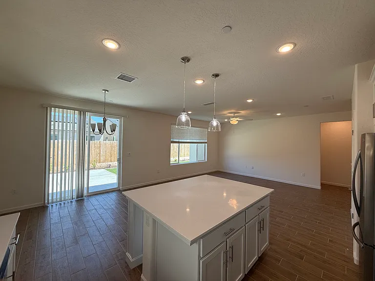 6649 E Oslin Ave — Photo 5