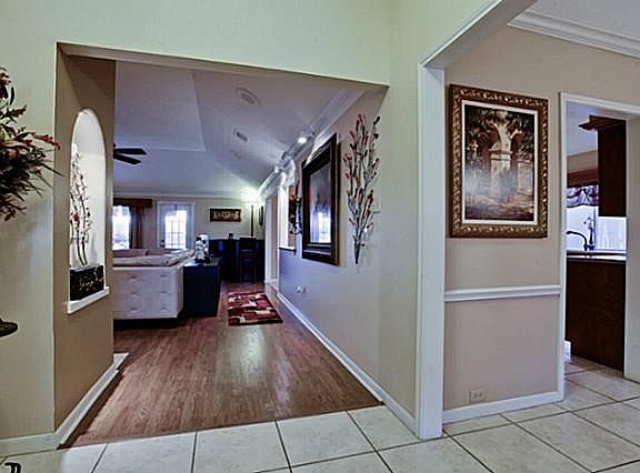 5th image of 1709 Whitney Dr