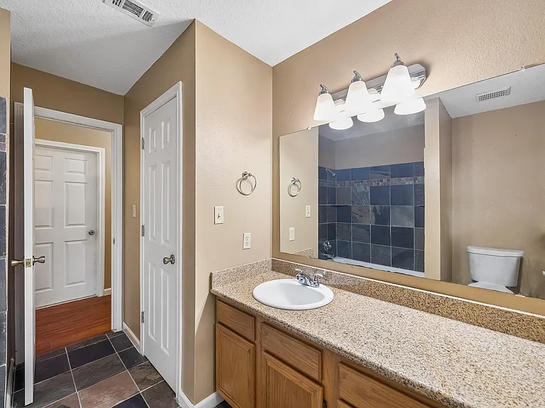 422 Nursery Rd — Photo 10
