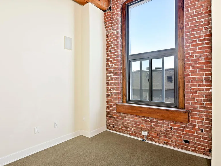 320 W 2nd St #210 — Photo 10