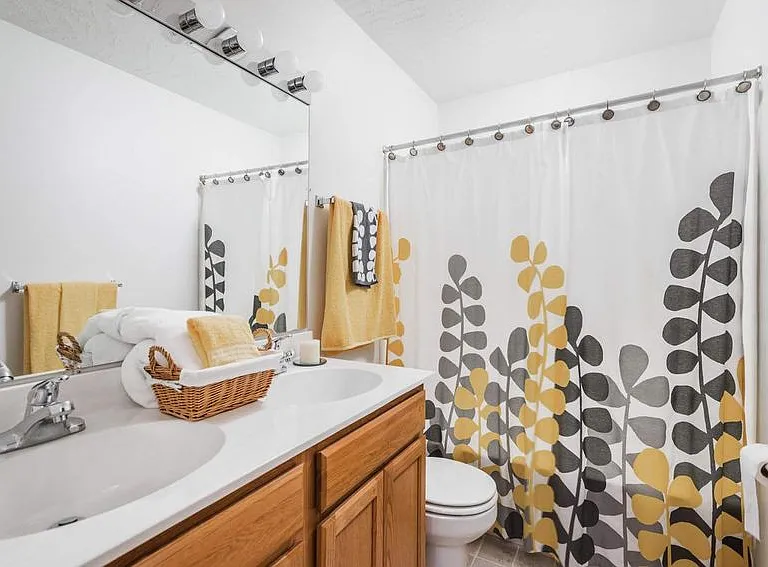 Sassafras Hill Apartments — Photo 20