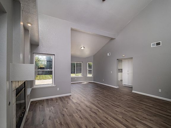 4th image of 8249 Sunbird Way