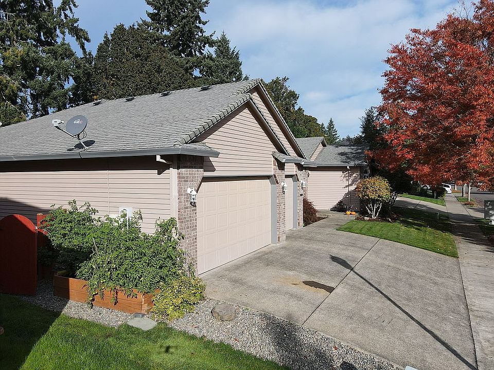 1st image of 2755 NE Charlois Dr