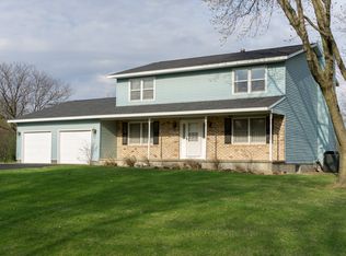 6081 Indian Dr NE, Cedar Rapids, IA 52411