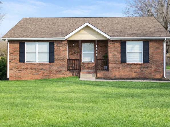 1303 Chucker Dr, Clarksville, TN 37042